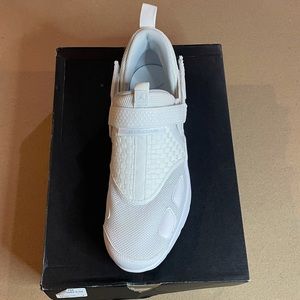 Jordan Trunner LX/WHITE